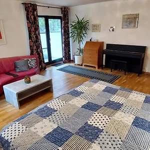 Apartment Grosszuegige Mit Terrasse Wuerzburg, Zell, Zell am Main